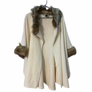 Y2K Faux Fur Poncho Cape – Women’s One Size